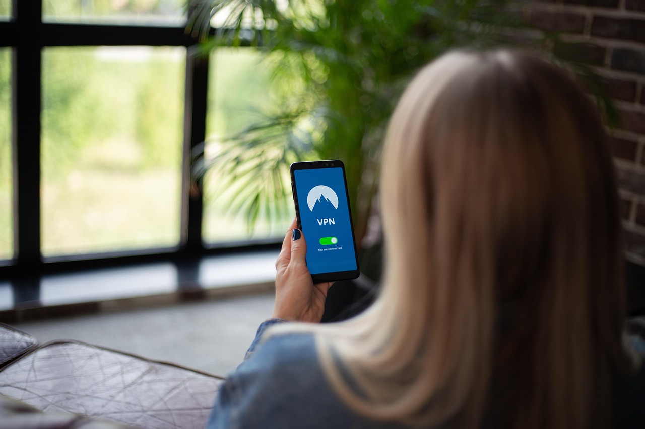 无限互联实名账号：流量卡，移动支付和电子票务等创新业务的相互关联和发展趋势。